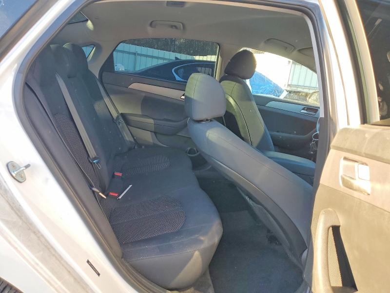 Photo 10 from auction – 2018 HYUNDAI SONATA SE with VIN 5NPE24AF8JH653870