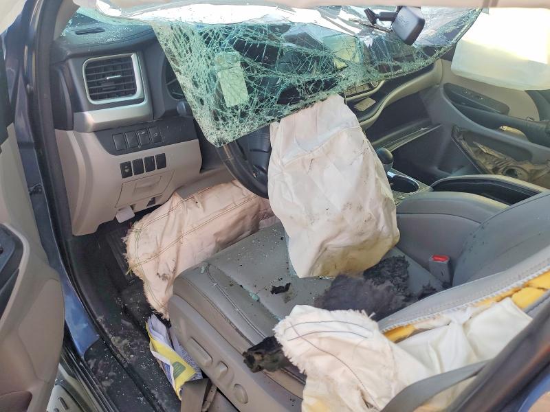 Photo 8 from auction – 2015 TOYOTA HIGHLANDER with VIN 5TDKKRFH2FS097390