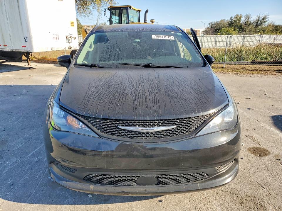 Photo 5 from auction – 2023 CHRYSLER VOYAGER with VIN 2C4RC1CG3PR534431