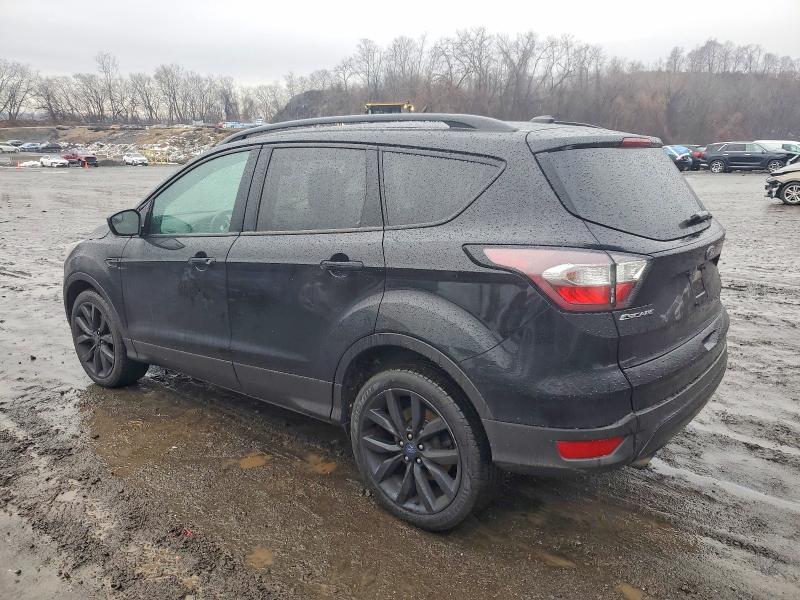 Photo 2 from auction – 2018 FORD ESCAPE SE with VIN 1FMCU9GD0JUC19786