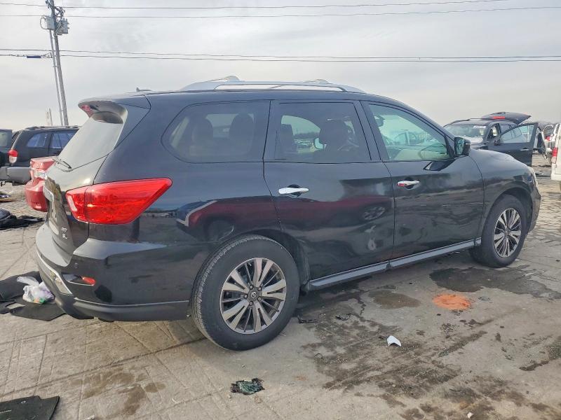 Photo 3 from auction – 2017 NISSAN PATHFINDER with VIN 5N1DR2MM6HC623841