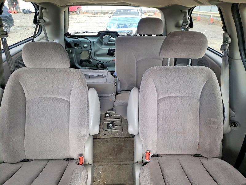 Photo 10 from auction – 2001 CHRYSLER TOWN & COU with VIN 2C4GP74L31R381874