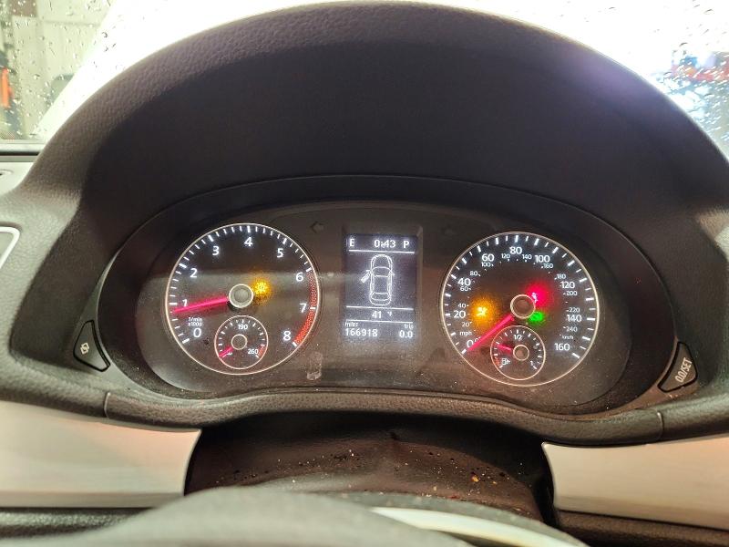 Photo 9 from auction – 2012 VOLKSWAGEN PASSAT SE with VIN 1VWBP7A33CC005473