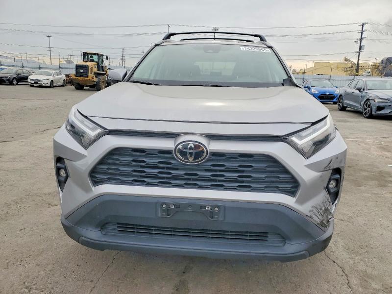 Photo 5 from auction – 2022 TOYOTA RAV4 with VIN 2T3C1RFV4NC202846