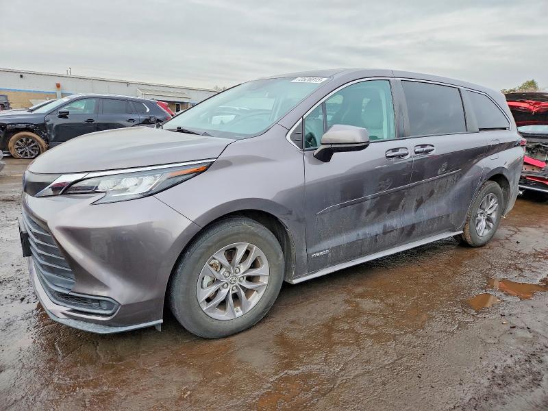 Photo 1 from auction – 2021 TOYOTA SIENNA LE with VIN 5TDKRKEC9MS038116