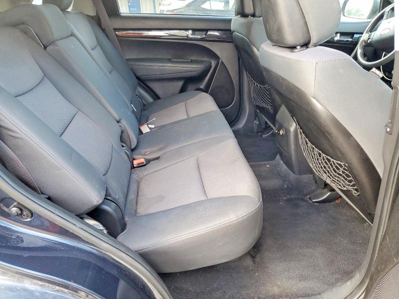 Photo 11 from auction – 2013 KIA SORENTO LX with VIN 5XYKT3A15DG324084