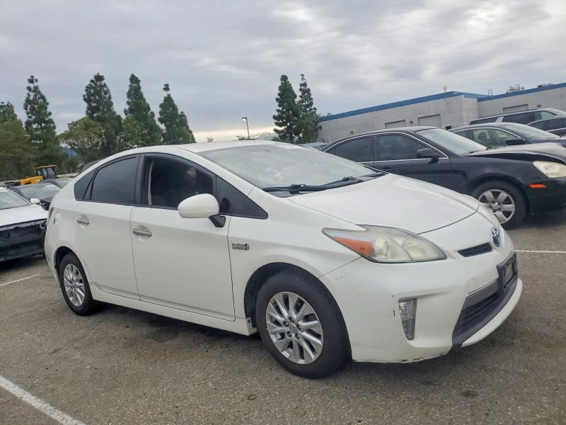 Photo 4 from auction – 2014 TOYOTA PRIUS with VIN JTDKN3DP7E3052878