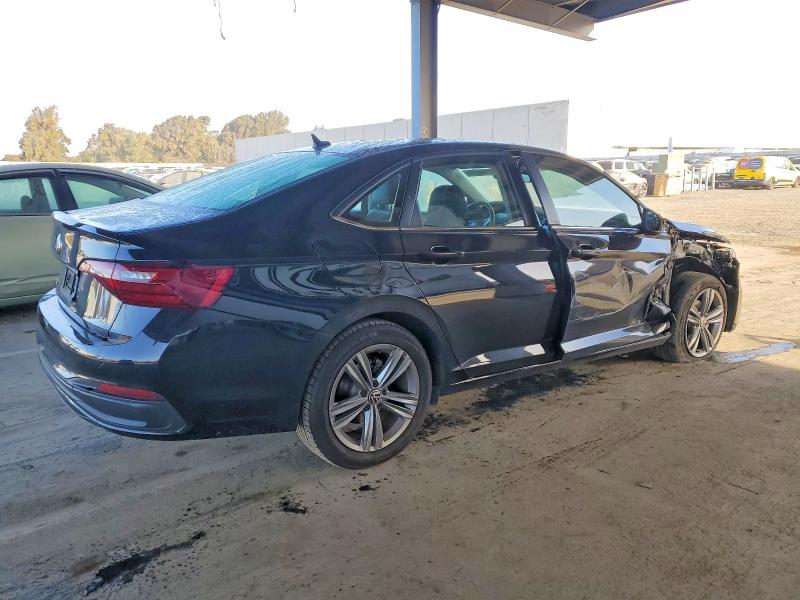 Photo 3 from auction – 2024 VOLKSWAGEN JETTA with VIN 3VW7M7BUXRM065800