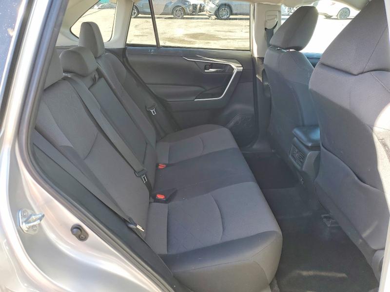 Photo 11 from auction – 2019 TOYOTA RAV4 with VIN 2T3W1RFV5KC014054