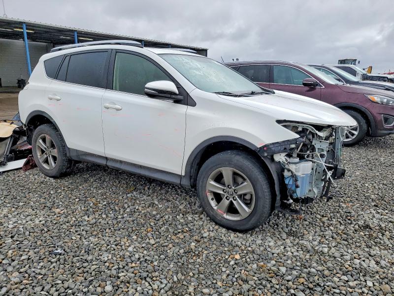 Photo 4 from auction – 2015 TOYOTA RAV4 XLE with VIN JTMRFREV8FJ038366