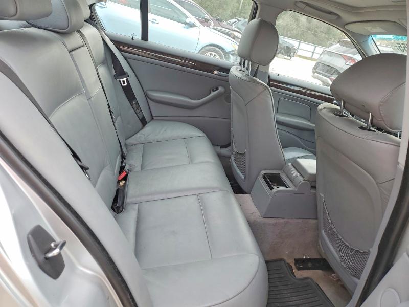 Photo 10 from auction – 2003 BMW 325 XI with VIN WBAEU33453PH88294