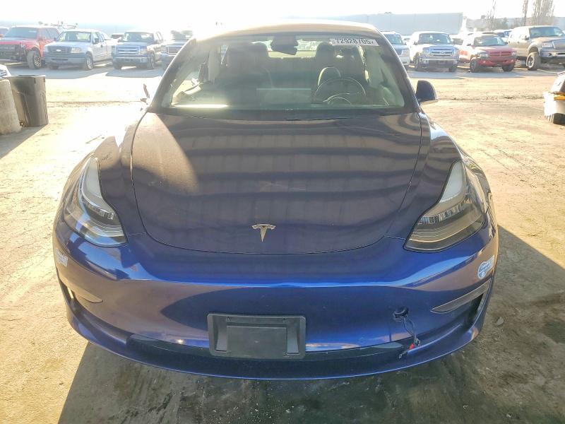 Photo 5 from auction – 2018 TESLA MODEL 3 with VIN 5YJ3E1EA8JF105653
