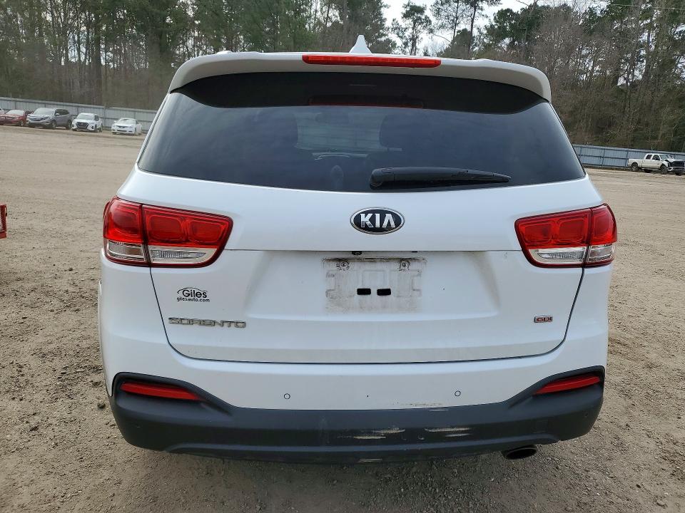 Photo 6 from auction – 2016 KIA SORENTO LX with VIN 5XYPG4A31GG051912