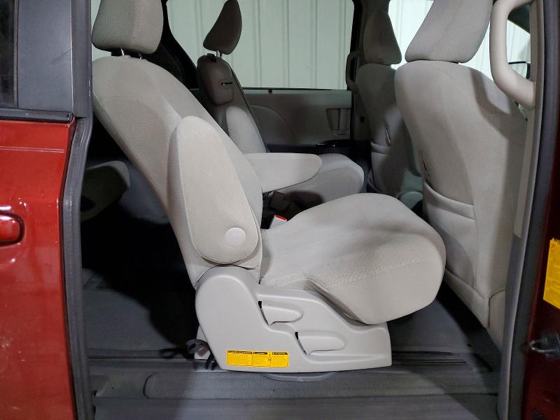 Photo 11 from auction – 2012 TOYOTA SIENNA LE with VIN 5TDKK3DC2CS208875