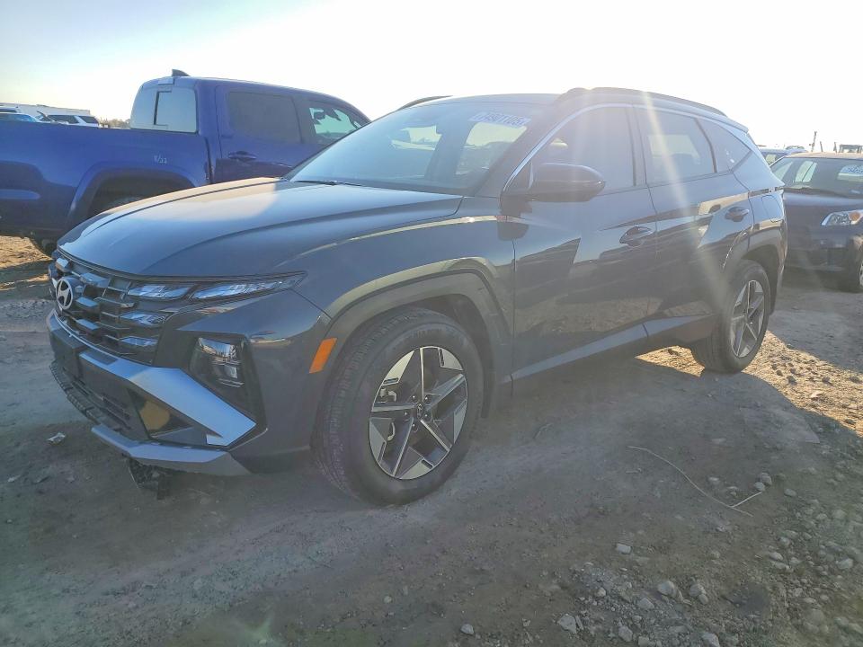HYUNDAI TUCSON 2025 with VIN 5NMJB3DE5SH586011 - Photo from auction
