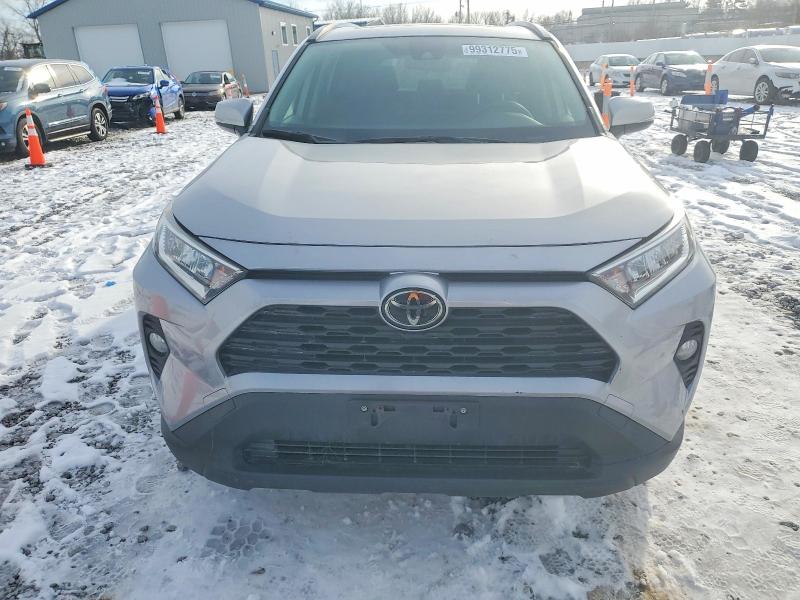 Photo 5 from auction – 2019 TOYOTA RAV4 XLE with VIN JTMP1RFV3KD026784