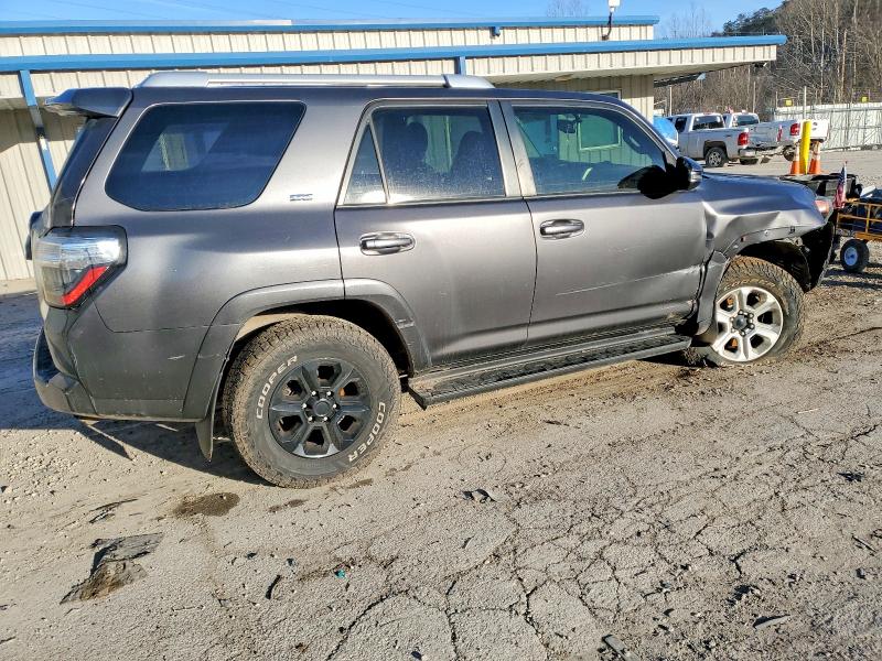 Photo 3 from auction – 2015 TOYOTA 4RUNNER SR with VIN JTEBU5JR1F5228409