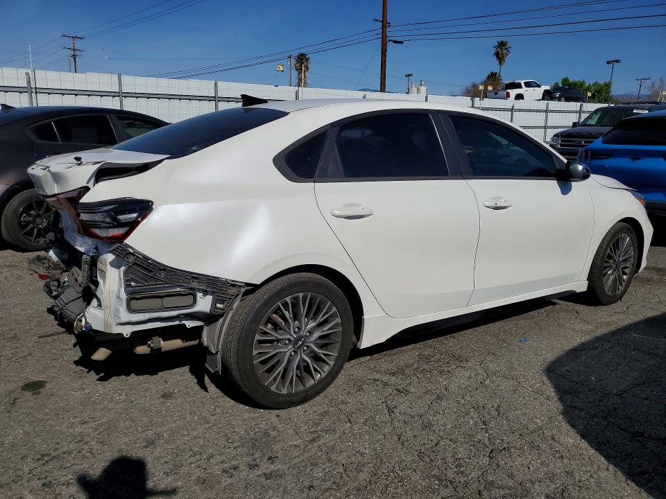 Photo 3 from auction – 2022 KIA FORTE GT L with VIN 3KPF54AD2NE472266
