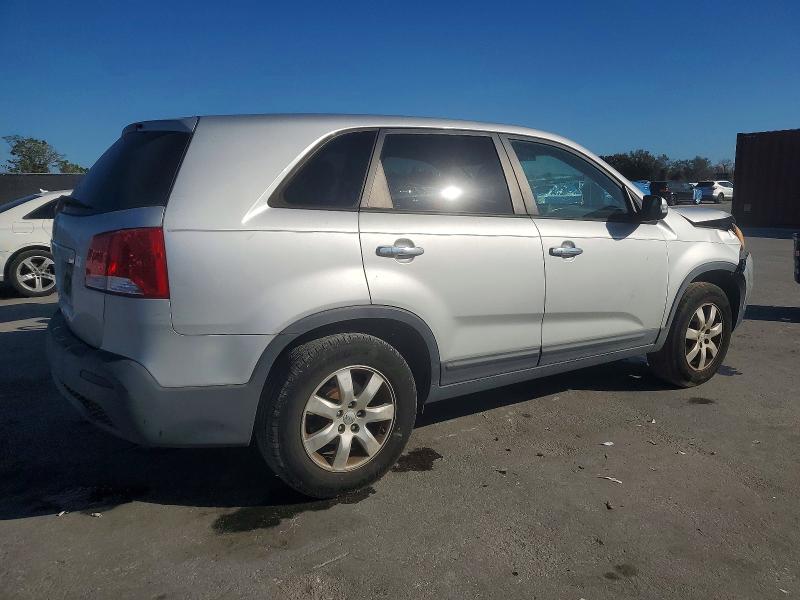 Photo 3 from auction – 2011 KIA SORENTO with VIN 5XYKT3A17BG049900