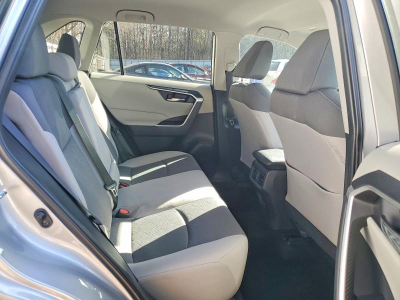 Photo 11 from auction – 2022 TOYOTA RAV4 XLE with VIN 2T3W1RFV6NC212792