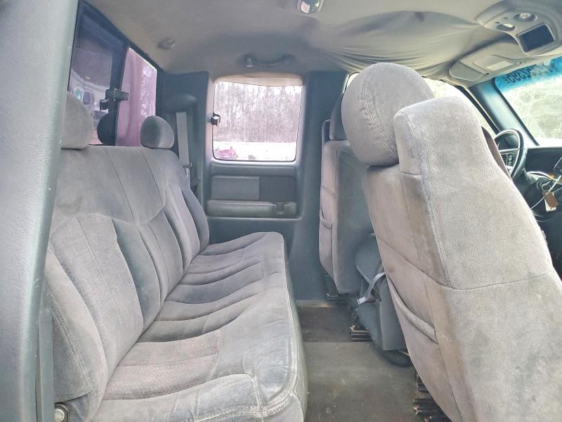 Photo 10 from auction – 2000 CHEVROLET SILVERADO with VIN 1GCEK19T5YE276708