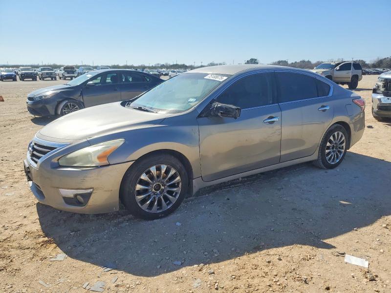 NISS ALTIMA 2015 with VIN 1N4AL3AP5FC183403 - Photo from auction