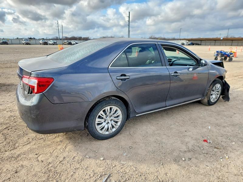 Photo 3 from auction – 2012 TOYOTA CAMRY HYBR with VIN 4T1BD1FK1CU042617