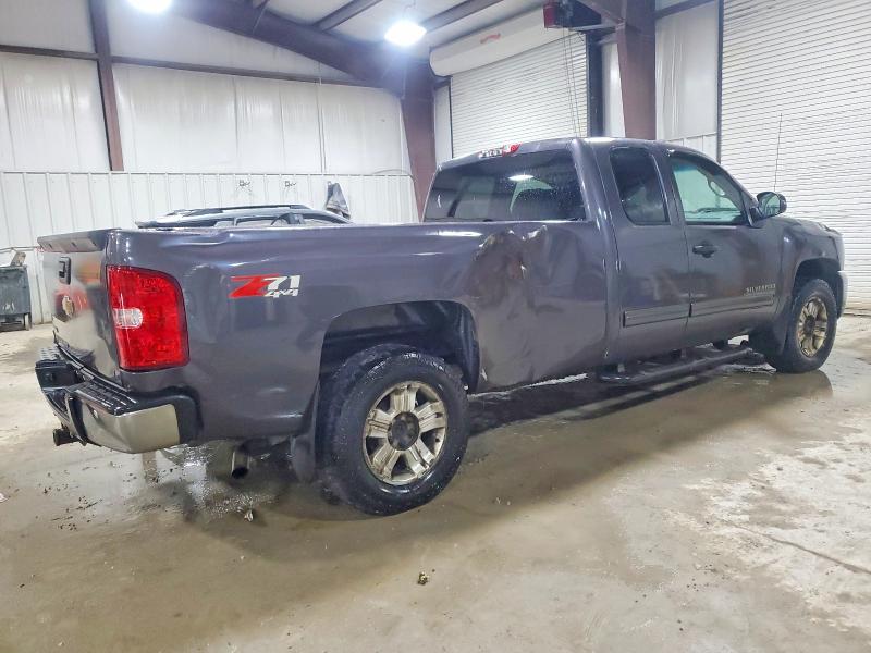 Photo 3 from auction – 2011 CHEVROLET SILVERADO with VIN 1GCRKSE09BZ239910