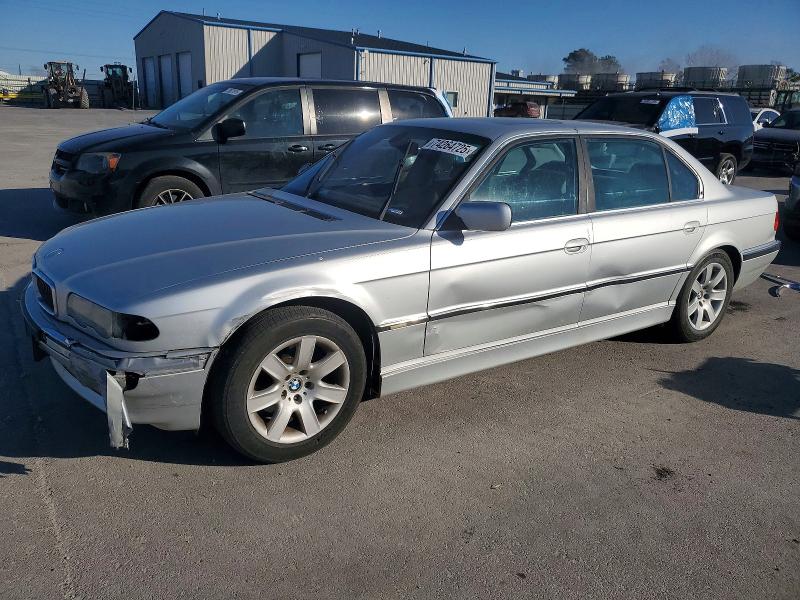 BMW 740 IL 2001 مع رقم تعريف المركبة WBAGH83421DP27085 - صورة من المزاد