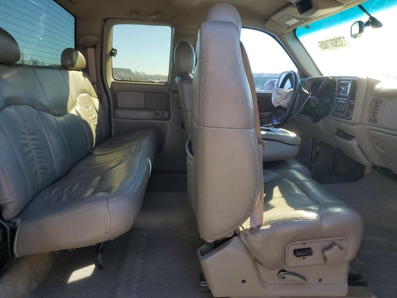Photo 10 from auction – 2000 CHEVROLET SILVERADO with VIN 1GCEK19T2YE364499