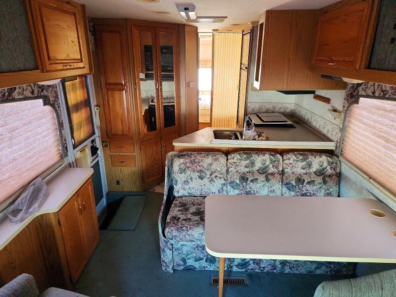 Photo 6 from auction – 1999 FORD E450 with VIN 1FDXE40S8XHA87887