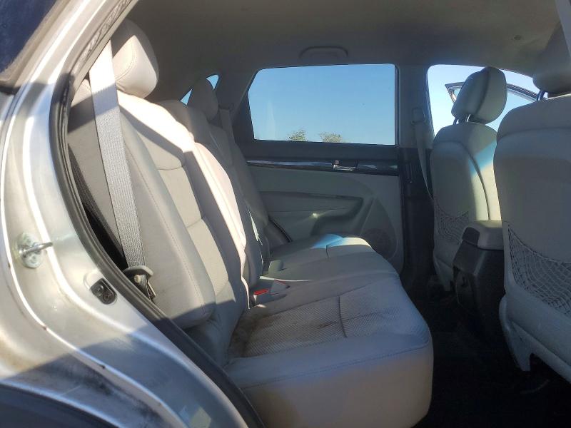 Photo 11 from auction – 2011 KIA SORENTO with VIN 5XYKT3A17BG049900