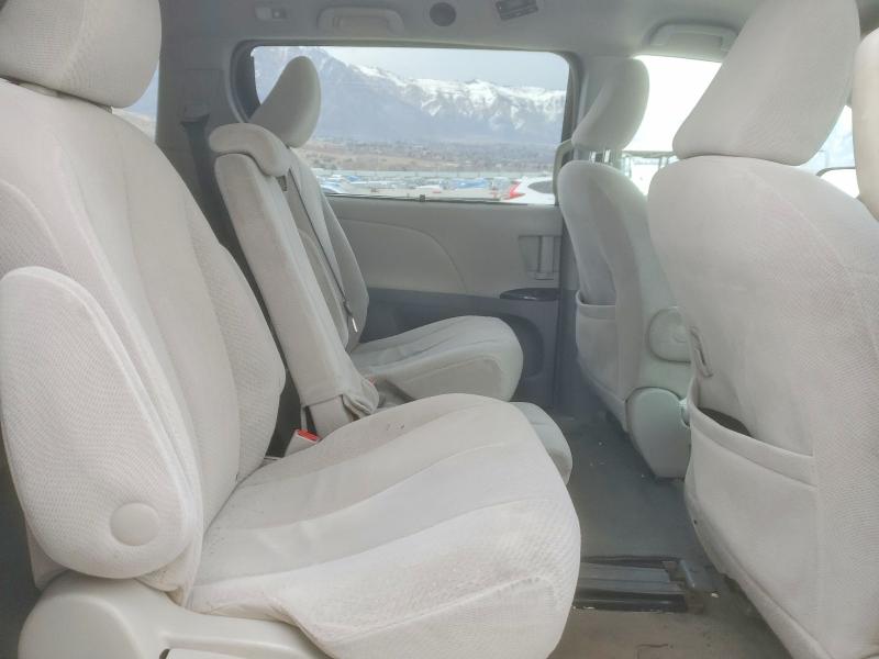 Photo 11 from auction – 2013 TOYOTA SIENNA LE with VIN 5TDKK3DC5DS376592