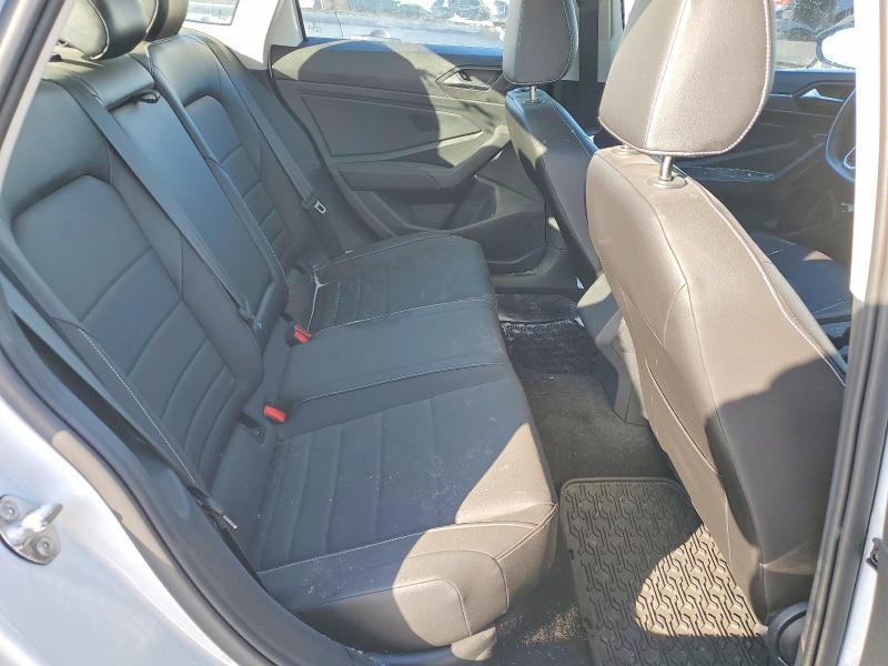 Photo 10 from auction – 2023 VOLKSWAGEN JETTA with VIN 3VW7M7BUXPM025892