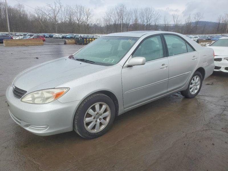 TOYOTA CAMRY LE 2002 with VIN 4T1BF30K32U538273 - Photo from auction