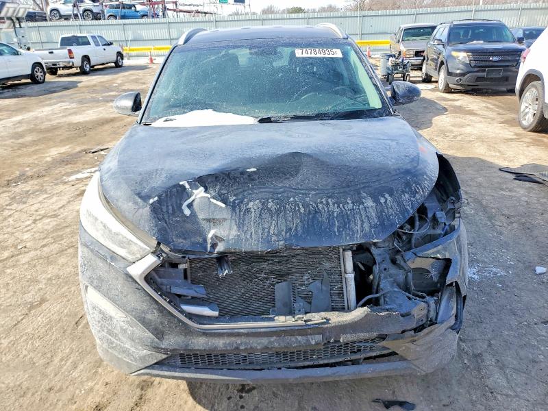 Photo 5 from auction – 2017 HYUNDAI TUCSON with VIN KM8J33A45HU596706