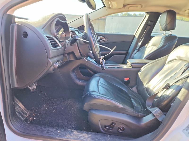 Photo 7 from auction – 2015 CHRYSLER 200 with VIN 1C3CCCAB2FN685057