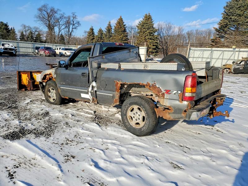 Photo 2 from auction – 2002 CHEVROLET SILVERADO with VIN 1GCEK14T52Z150260
