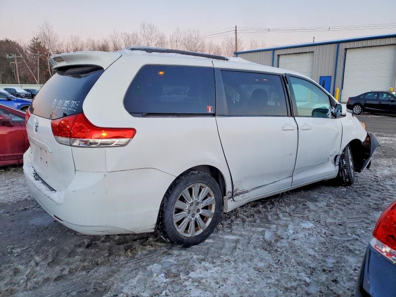 Photo 3 from auction – 2011 TOYOTA SIENNA LE with VIN 5TDJK3DC4BS028209
