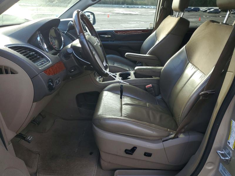 Photo 7 from auction – 2015 CHRYSLER TOWN & COU with VIN 2C4RC1GG3FR554753