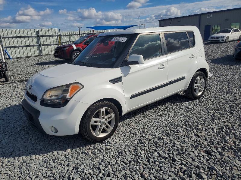 KIA SOUL + 2011 with VIN KNDJT2A24B7331200 - Photo from auction