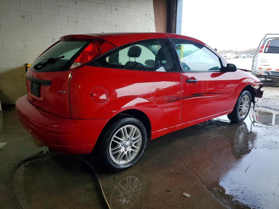 Photo 3 from auction – 2005 FORD FOCUS ZX3 with VIN 3FAFP31N25R149007