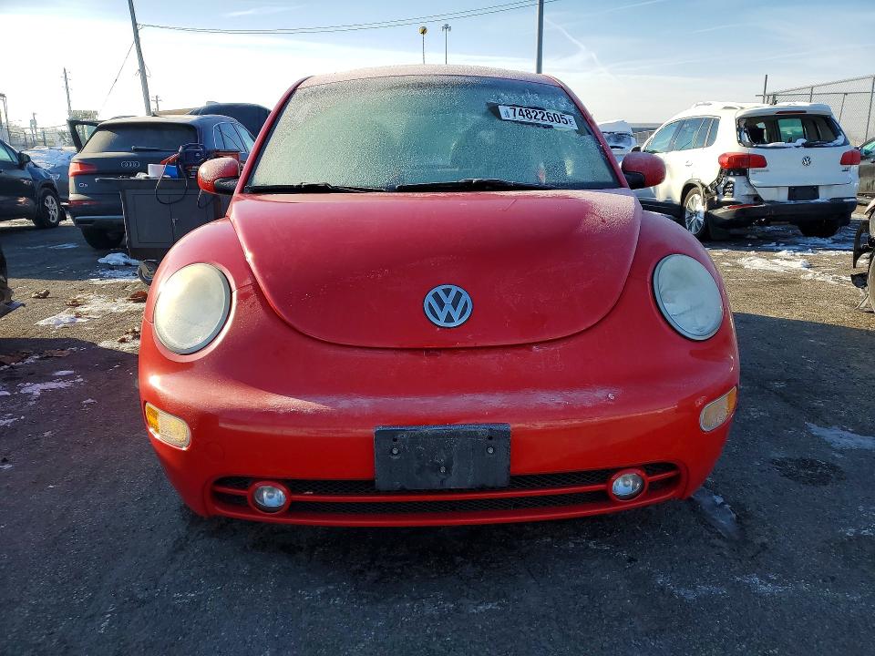 Photo 5 from auction – 2001 VOLKSWAGEN NEW BEETLE with VIN 3VWCS21C71M420653