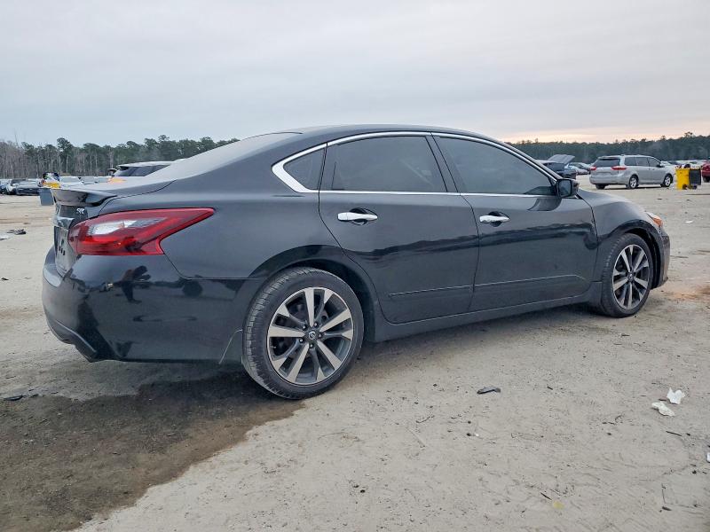 Photo 3 from auction – 2017 NISSAN ALTIMA with VIN 1N4AL3AP6HC167844