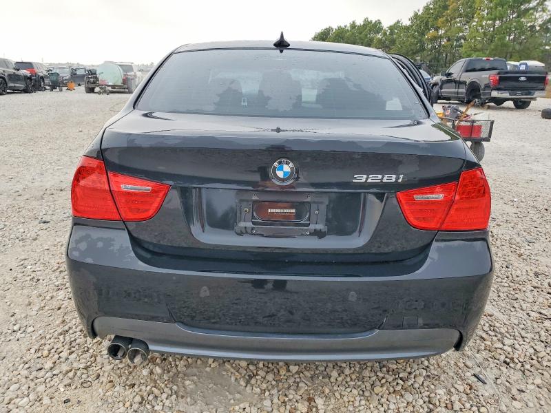Photo 6 from auction – 2011 BMW 328 with VIN WBAPH5C55BA442004
