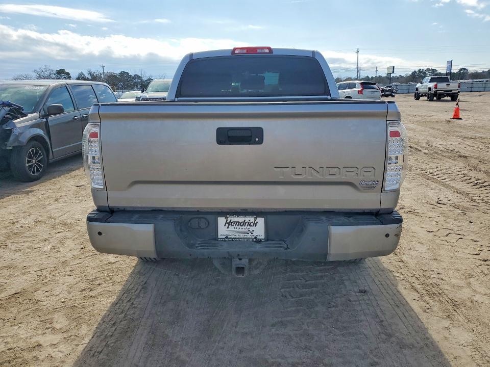 Photo 6 from auction – 2016 TOYOTA TUNDRA CRE with VIN 5TFFW5F11GX210985