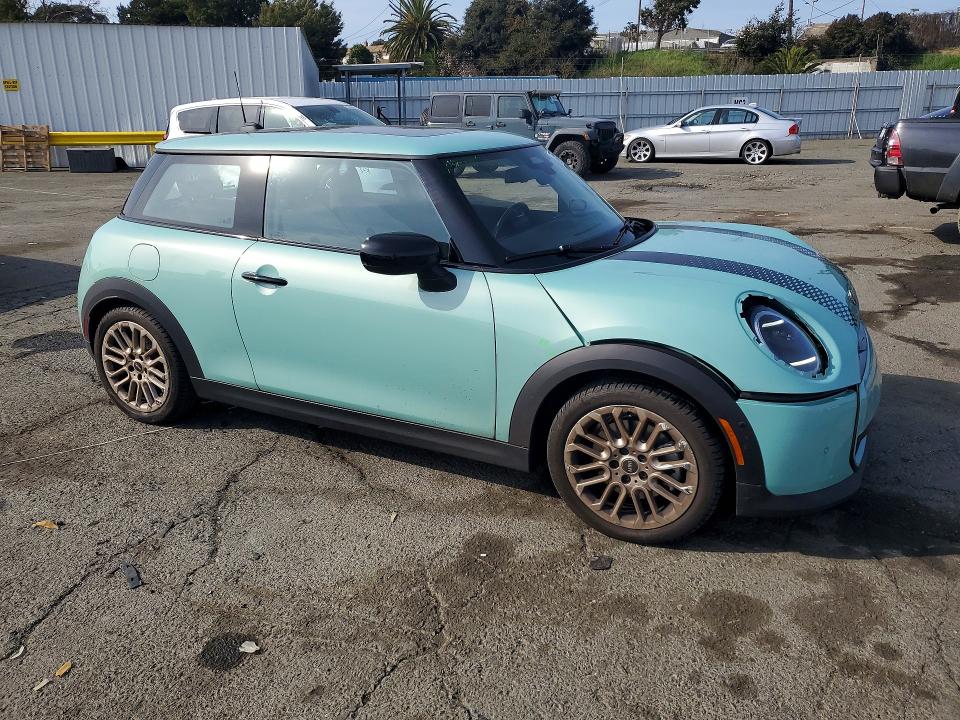 Photo 4 from auction – 2025 MINI COOPER S with VIN WMW23GD08S2W13717