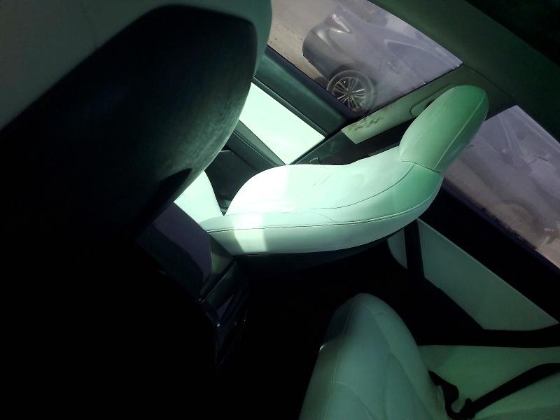 Photo 8 from auction – 2021 TESLA MODEL 3 with VIN 5YJ3E1EB9MF925222