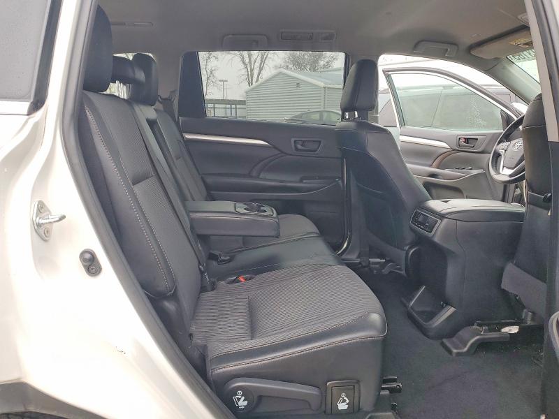 Photo 11 from auction – 2019 TOYOTA HIGHLANDER with VIN 5TDBZRFH5KS745858