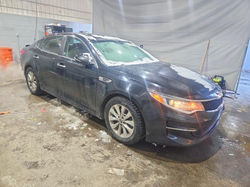 Photo 4 from auction – 2017 KIA OPTIMA LX with VIN 5XXGT4L36HG167279